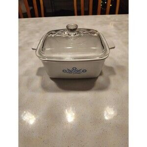 CorningWare Cornflower P-4-B Casserole Dish 1-1/2 Qt With Clear Glass Lid USA